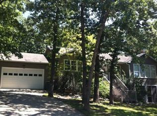 589 N Rockcliff Rd, Fayetteville, AR 72701