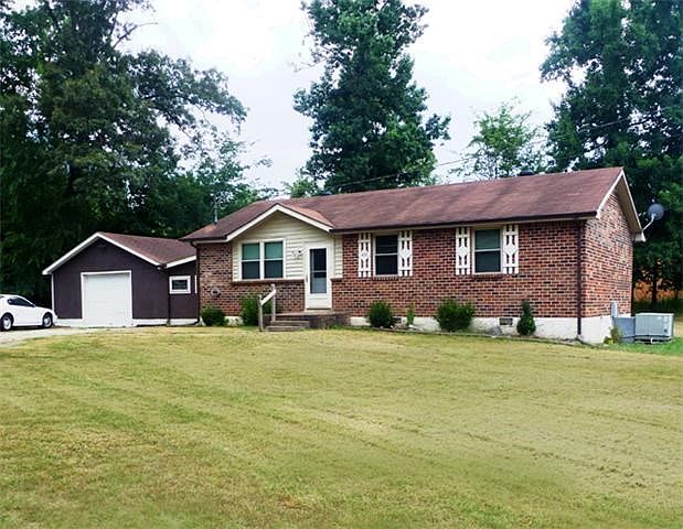 1st image of 419 Magnolia Ct