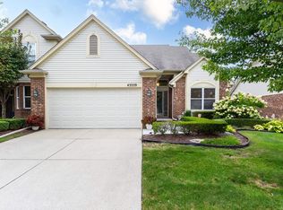 45559 Rathmore Dr, Macomb, MI 48044