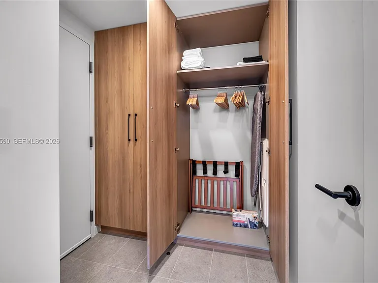 121 NE 5th St #1400 — Photo 29