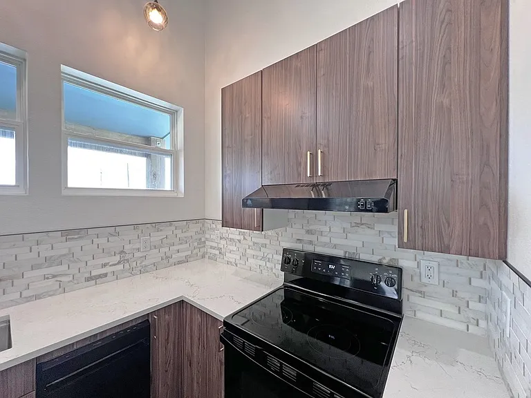 110 Landry Cir — Photo 8
