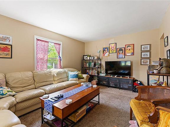 2nd image of 7126 Vineland Pl