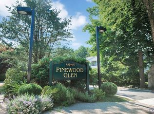 459 Tenafly Rd, Englewood, NJ 07631