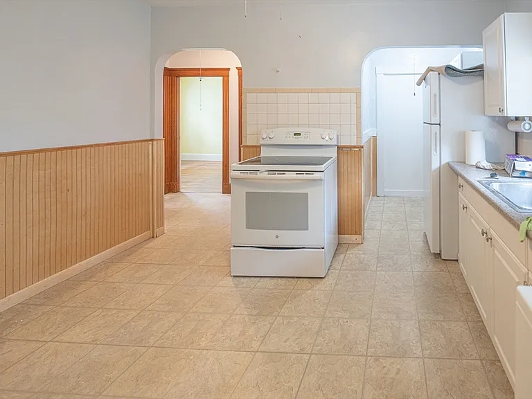 130 Francis St #1 — Photo 11