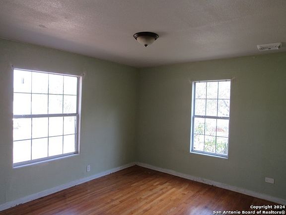 3rd image of 326 COLGLAZIER AVE