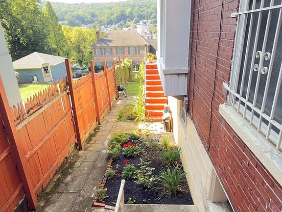 4th image of 1742 Mineral Spring Rd