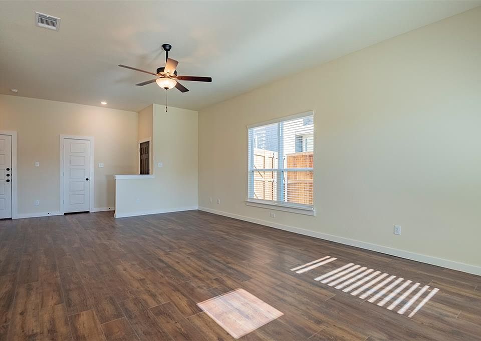1st image of 720 Blackland Dr #720