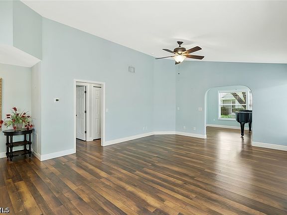 4th image of 14875 Crescent Cove Dr