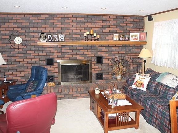 4th image of 203 W Blackford Ave