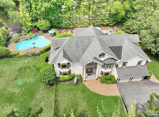 61 Kinderkamack Rd, Woodcliff Lake, NJ 07677