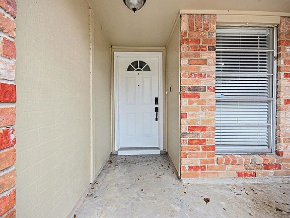 5th image of 15727 Blackhawk Blvd