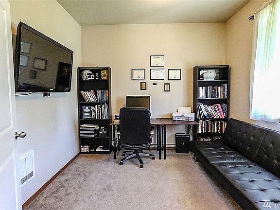 3rd image of 4424 Abalone St
