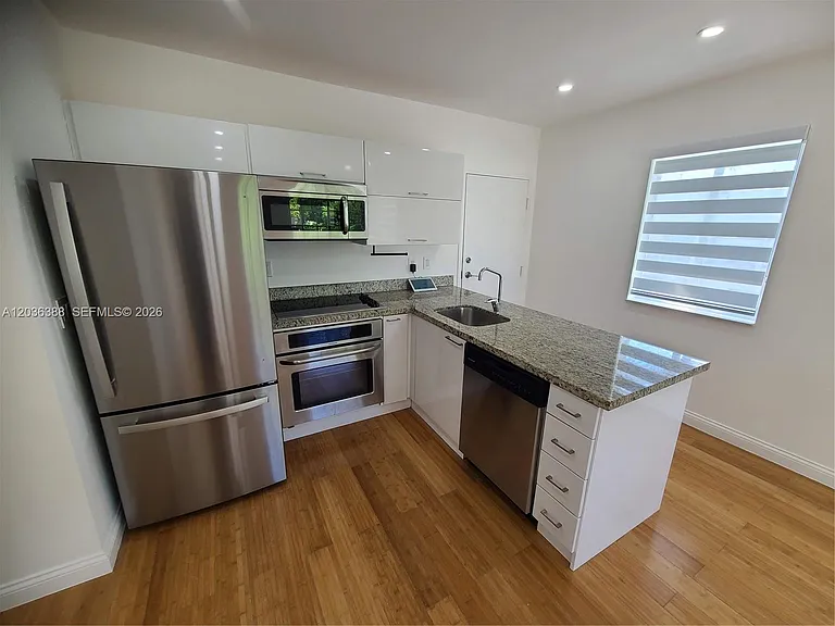 825 Michigan Ave #3 — Photo 19
