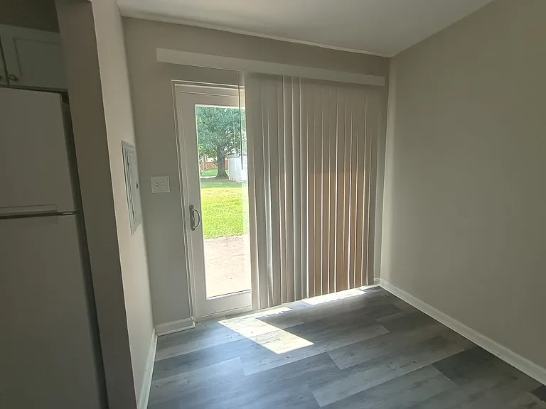 1202 E Walford Dr #11 — Photo 5