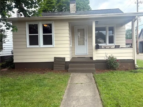 1218 Kaderly St NW, New Philadelphia, OH 44663