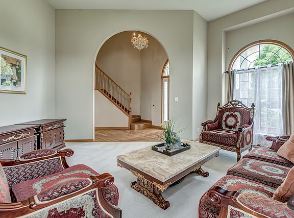 5th image of 615 Goldenrod Dr