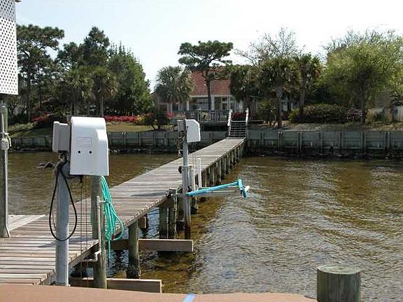 5th image of 1376 Emerald Bay Dr