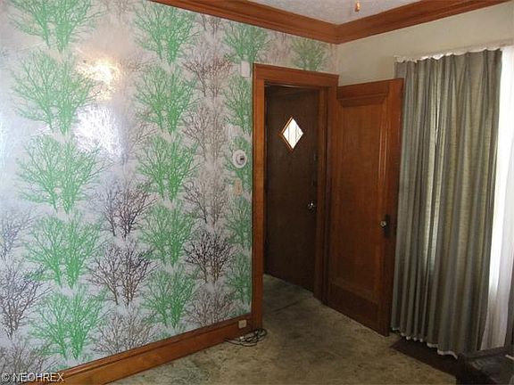 5th image of 16101 Walden Ave