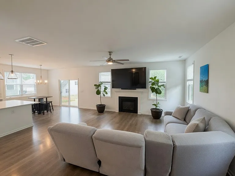 131 Alta Crest Ln — Photo 5