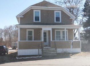 74 Hope St, Acushnet, MA 02743
