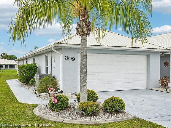2nd image of 209 Clubhouse Ct