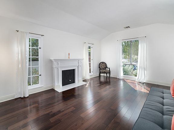 5th image of 3344 S Beverly Dr
