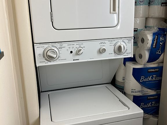 IN Unit washer/dryer combo