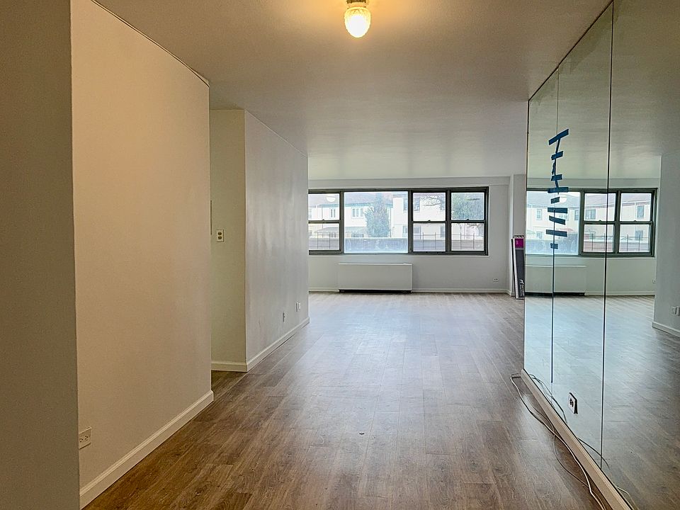 1st image of 6120 Grand Central Pkwy APT A106