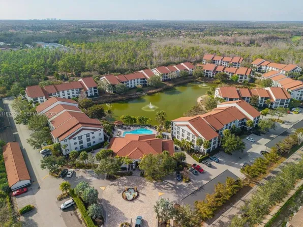 7935 Preserve Cir APT 422, Naples, FL 34119