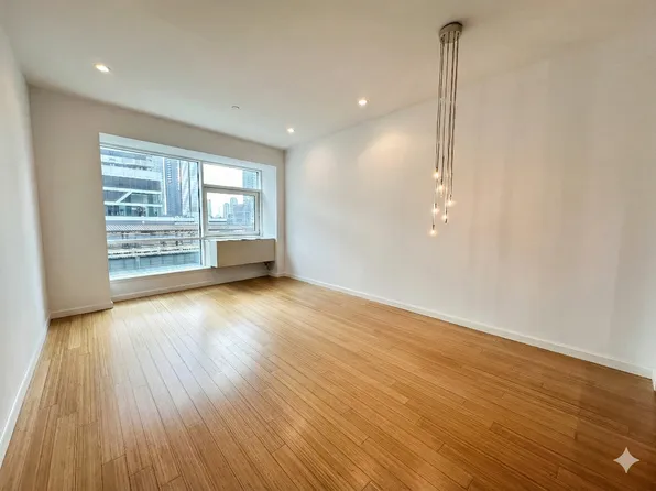 24-15 Queens Plaza North image 2 of 4