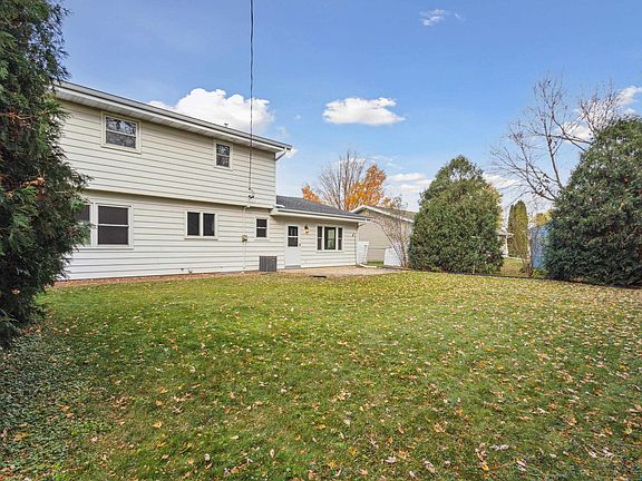 3rd image of 2510 Andre Ave