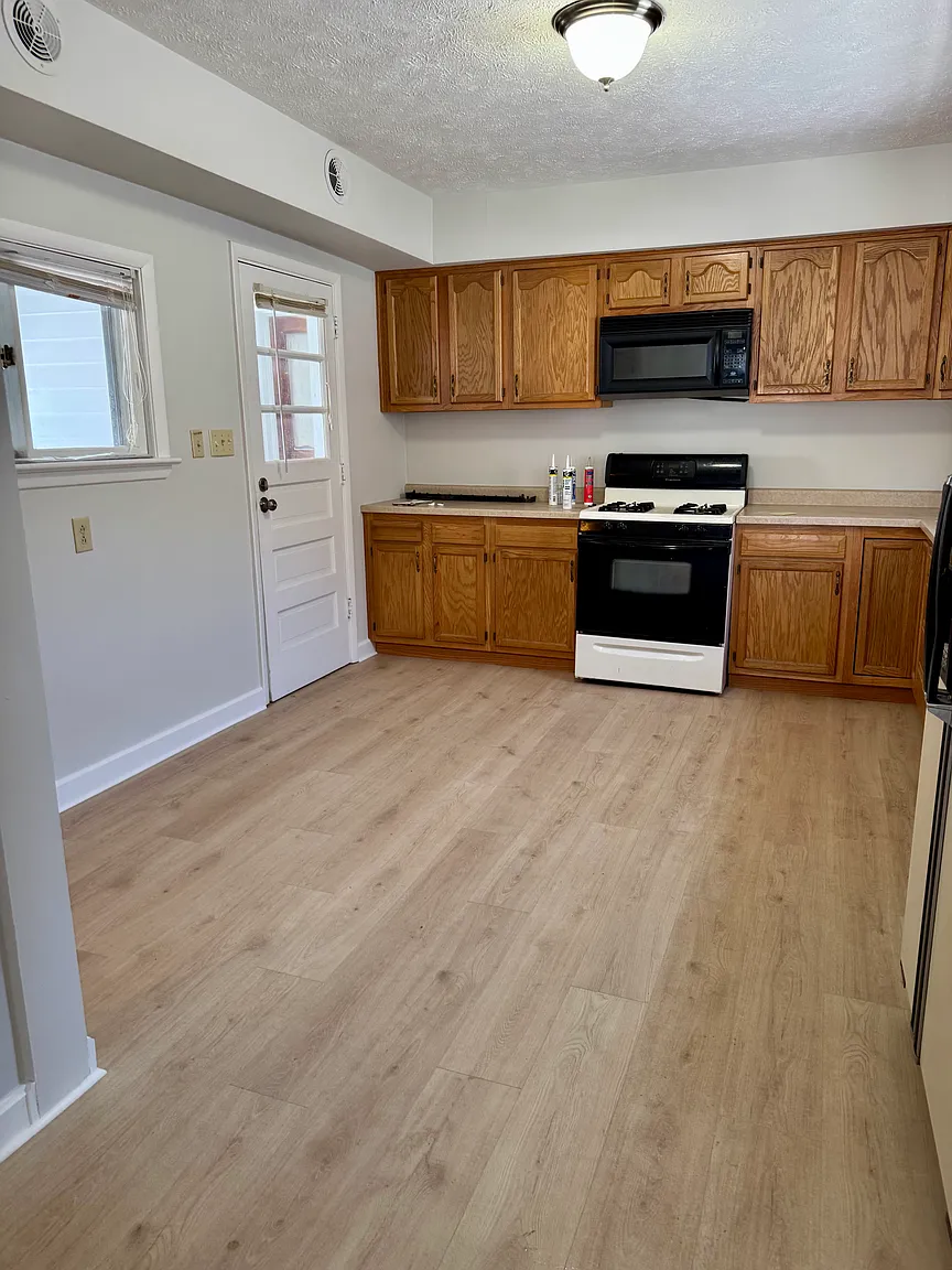 2595 W Manor Ave photo 1