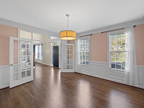 3rd image of 209 Plyersmill Rd