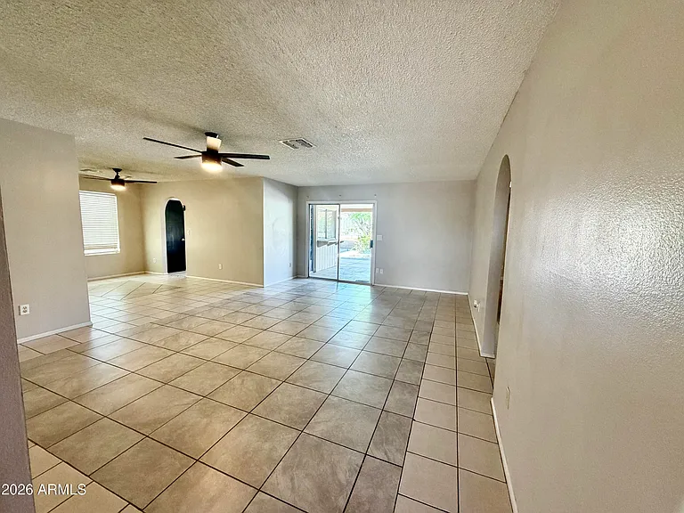 4044 W Cholla St — Photo 2