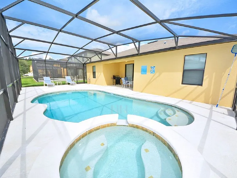 1014 Cypress Pointe Blvd — Photo 2