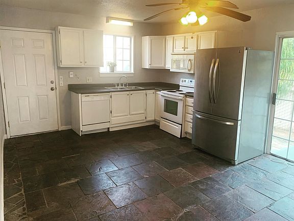 4th image of 2217 Vine Ave