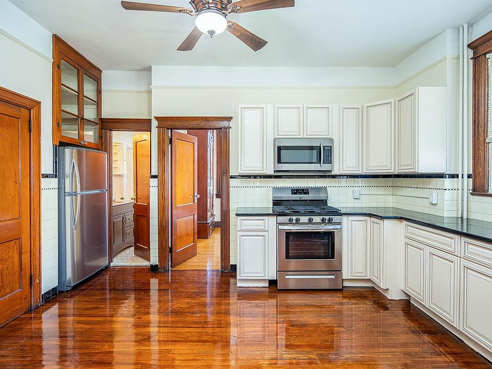 1st image of 6415 Bergenwood Ave #1