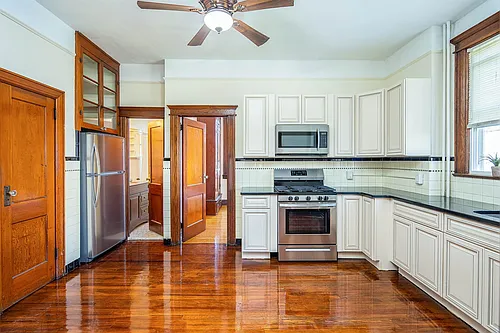 6415 Bergenwood Ave #1 Photo 1