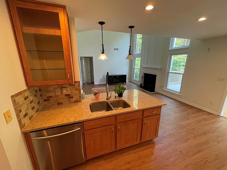 13580 Weycroft Cir — Photo 4