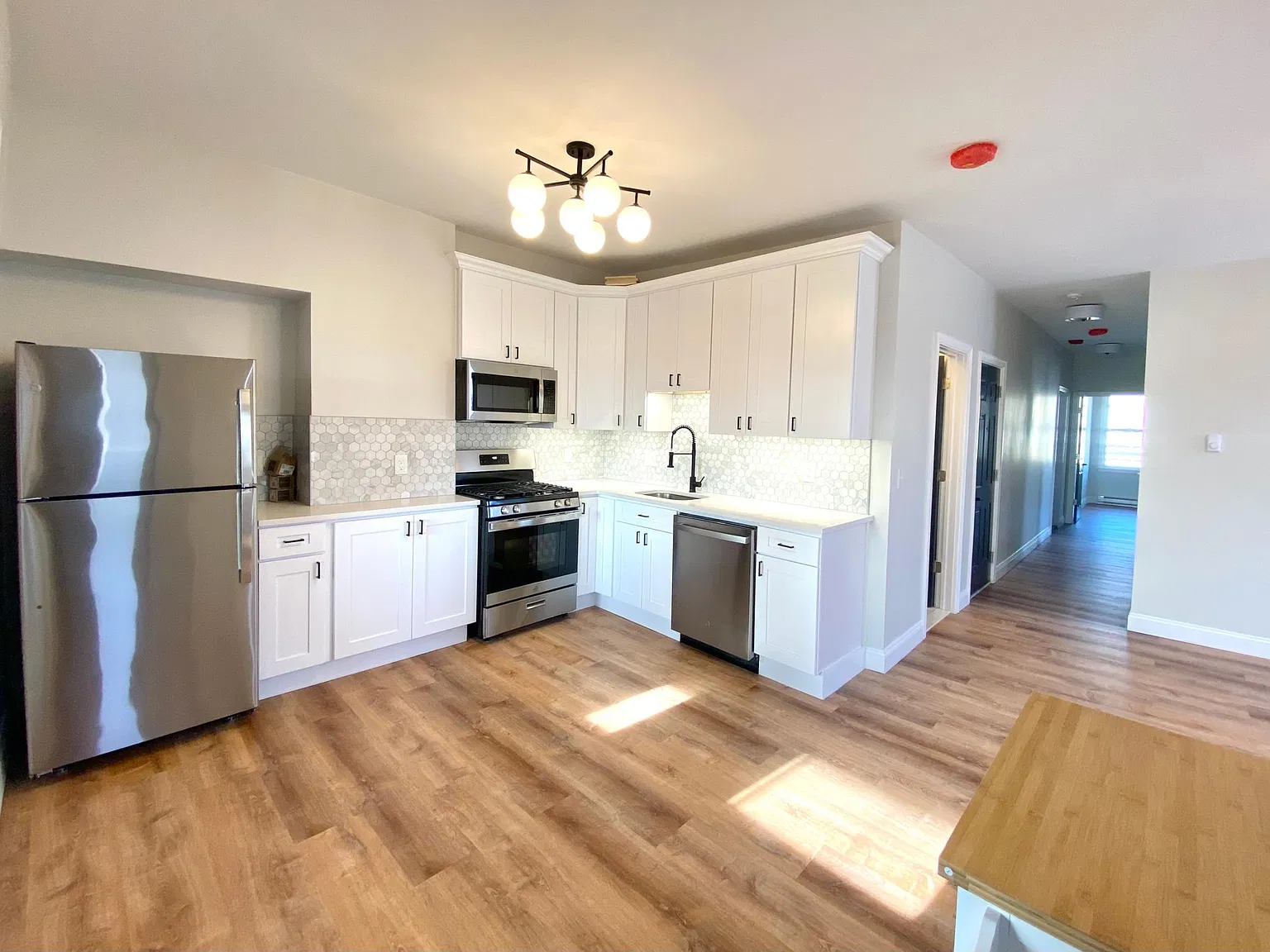 217 Saratoga St — Photo 1