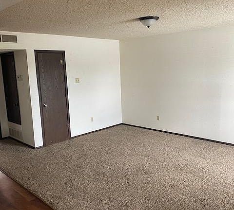 4th image of 1825 Thomas Dr Unit A2