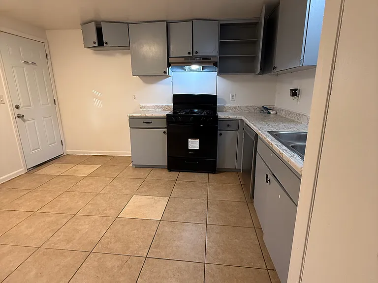 9205 E 32nd Pl — Photo 13