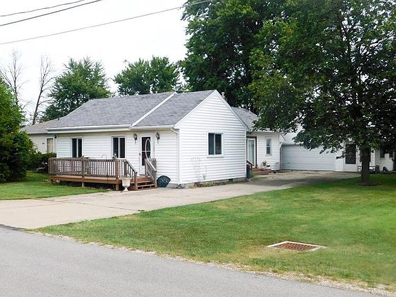 3rd image of 3614 Goodrich Ave