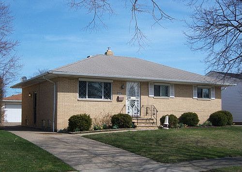 1st image of 19516 Thornridge Ave