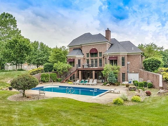 3rd image of 29102 Hillary Ln