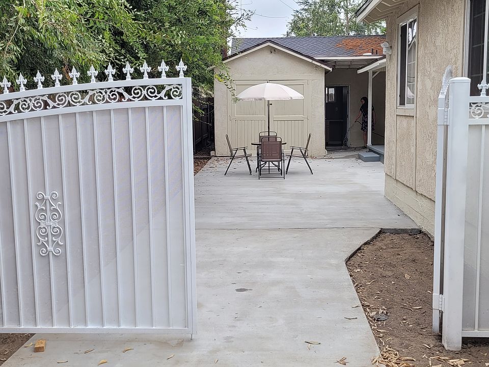1st image of 302 E Villa St APT 2
