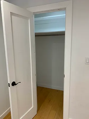 Rented by Halvatzis Realty | media 23