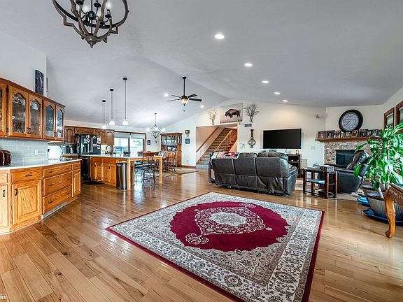 5th image of 3014 Fieldcrest Dr