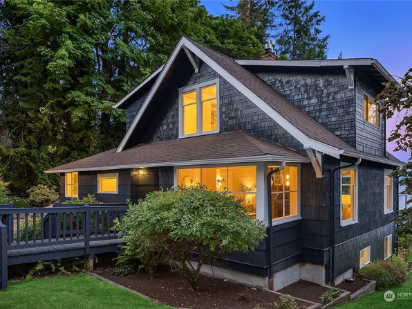 11980 Sunrise Drive NE, Bainbridge Island, WA 98110