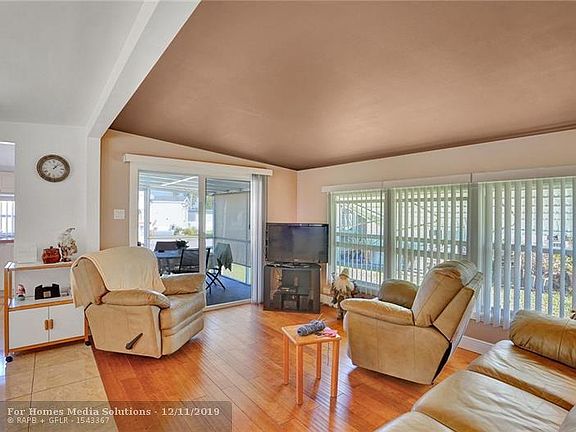 5th image of 8716 SW 17th Ct